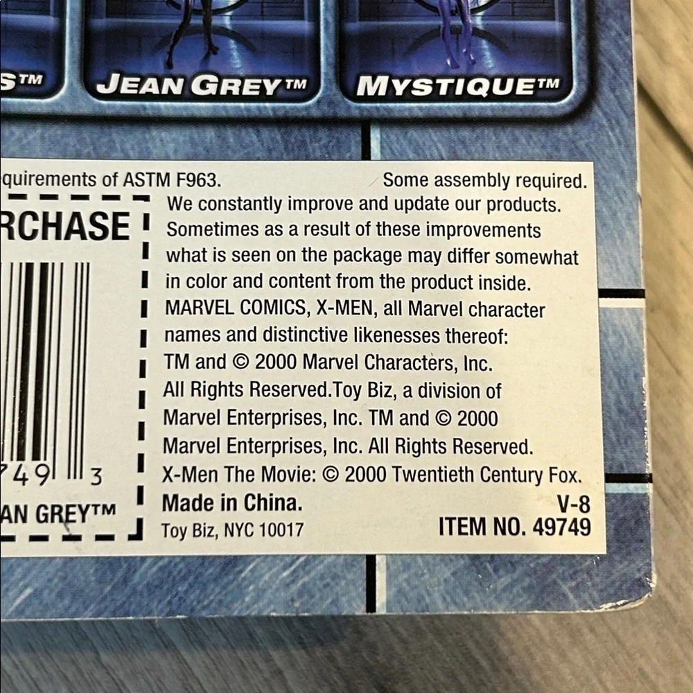 Toy Biz 2000 X-men The Movie Famke Janssen Jean Grey Marvel Action Figure 49749